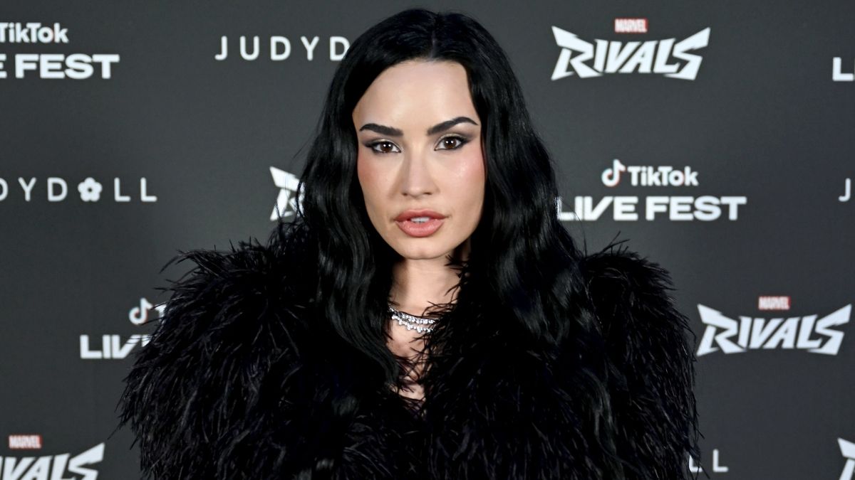 Demi Lovato Turns Up the Heat in Stunning Tour Outfit