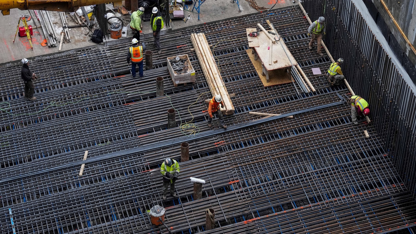 Hiring Surge Shocks Economists: What Does It Mean for the Economy?
