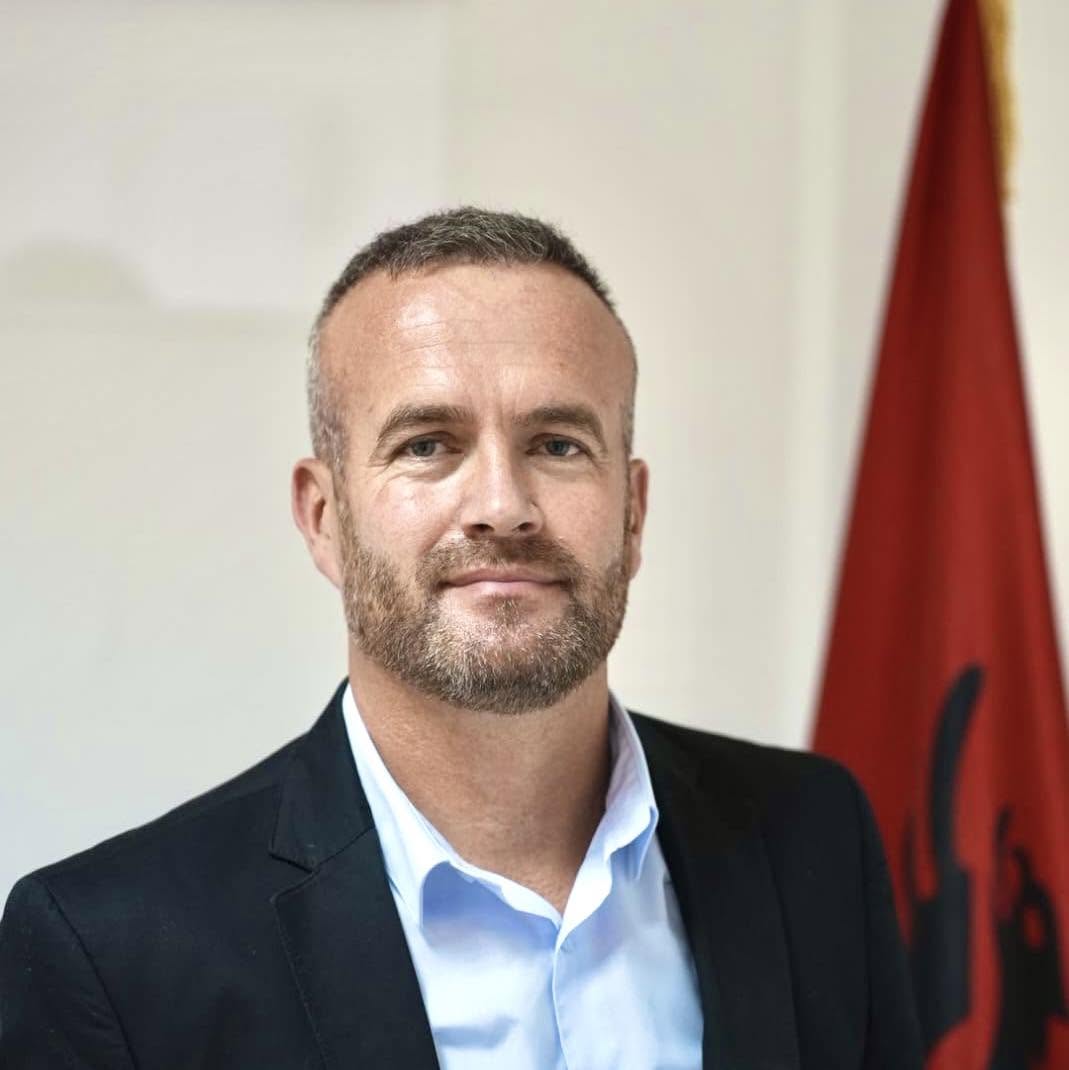 Deputy Finance Minister in Skenderaj Faces Unexpected Threat on the Street