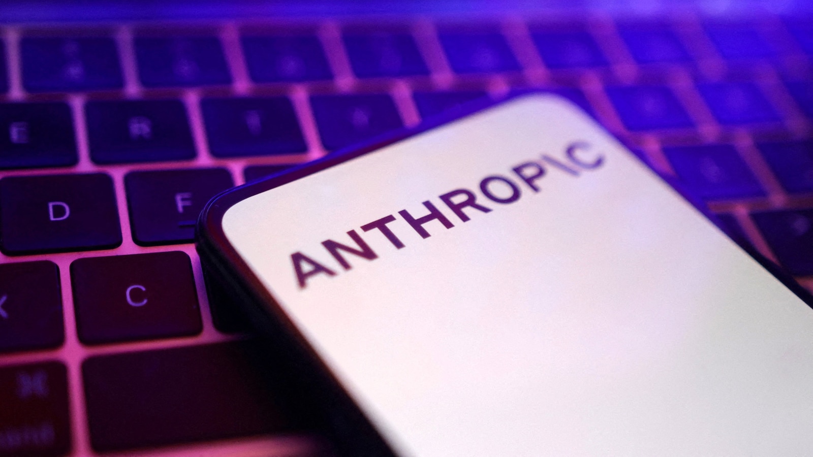 AI Replication Warning: Are Our Devices at Risk?