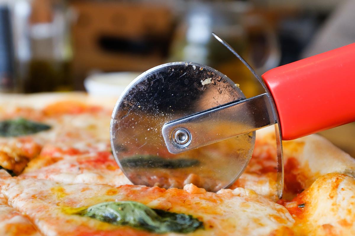 Beloved Frozen Pizza Brand Disappears: Fans Overwhelmed by Nostalgia