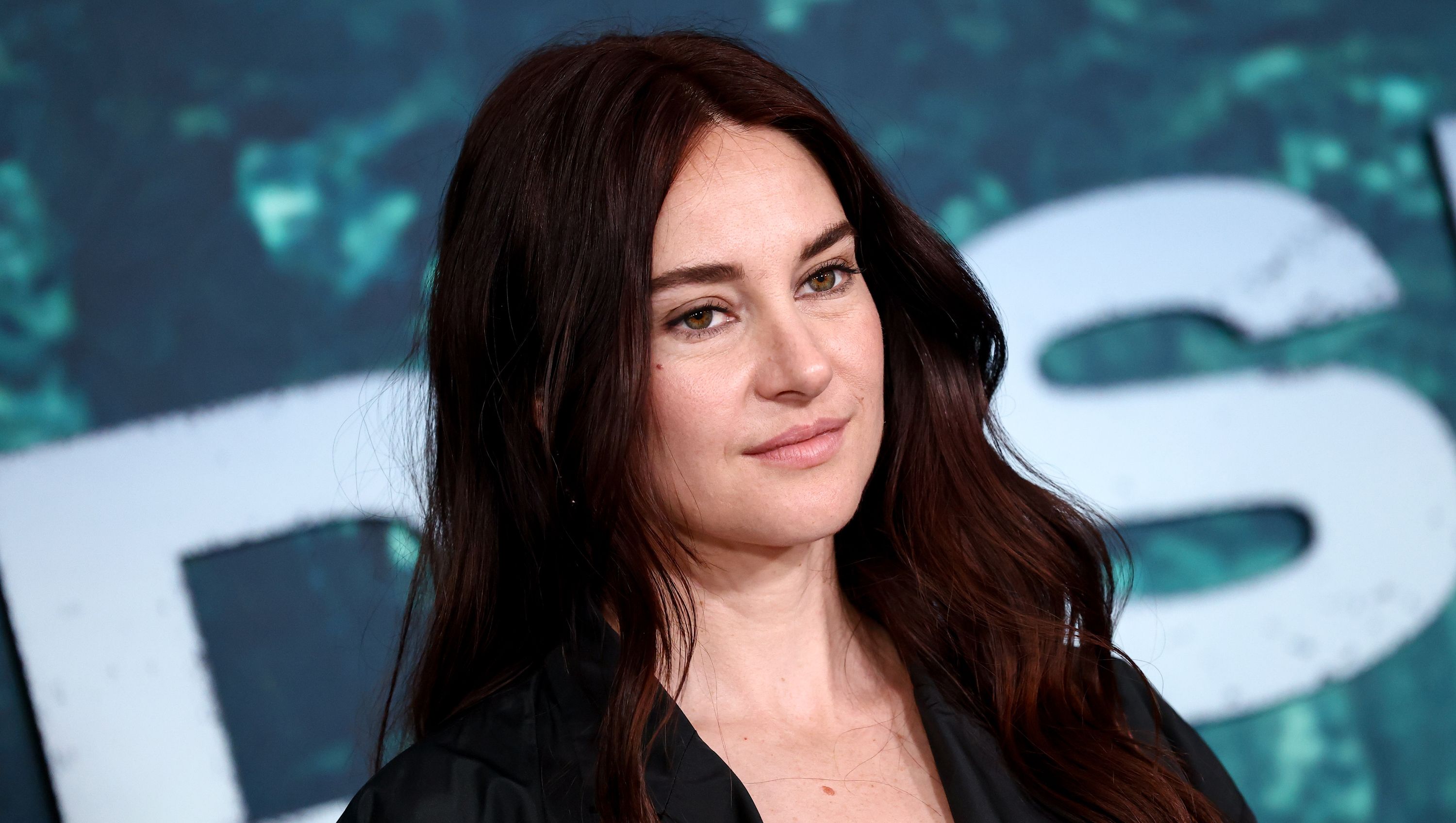 Shailene Woodley Resurrects a Classic Shoe Trend from 2014