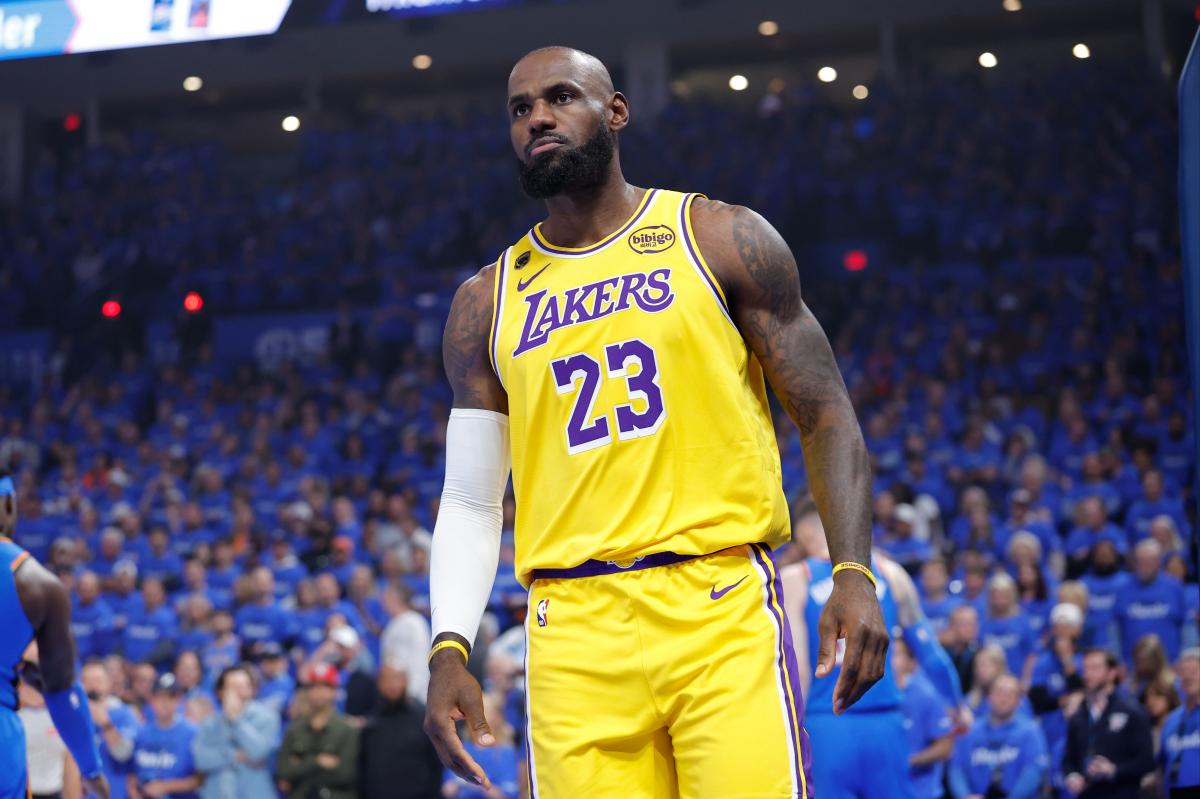 LeBron's Next Move: Warriors or Cavaliers?