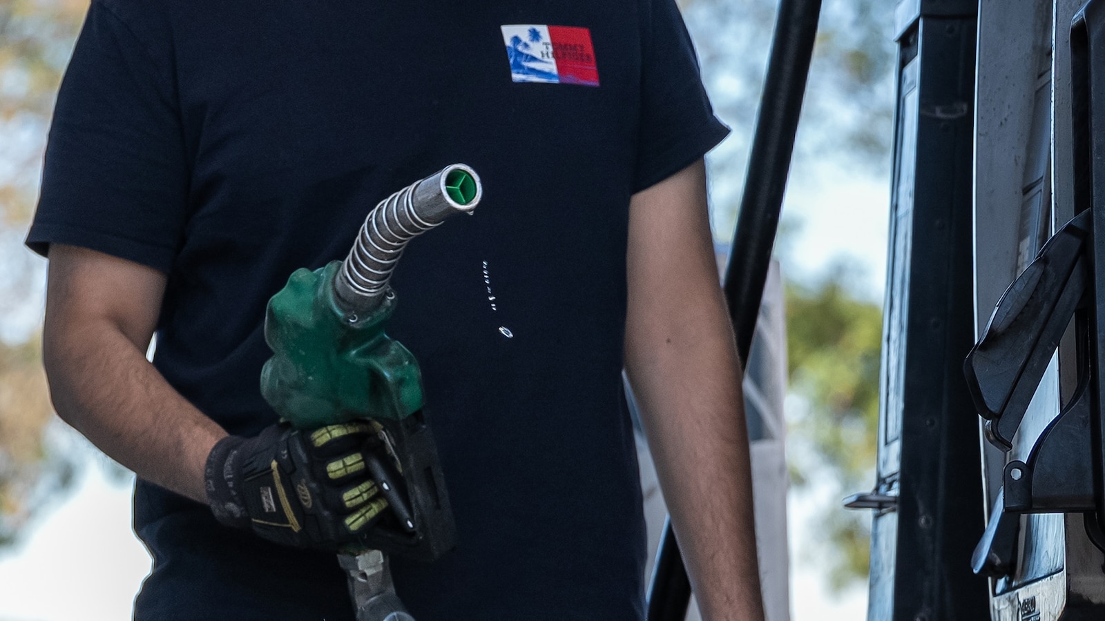 Why Gas Prices Won't Drop Below $4 Before the Midterms