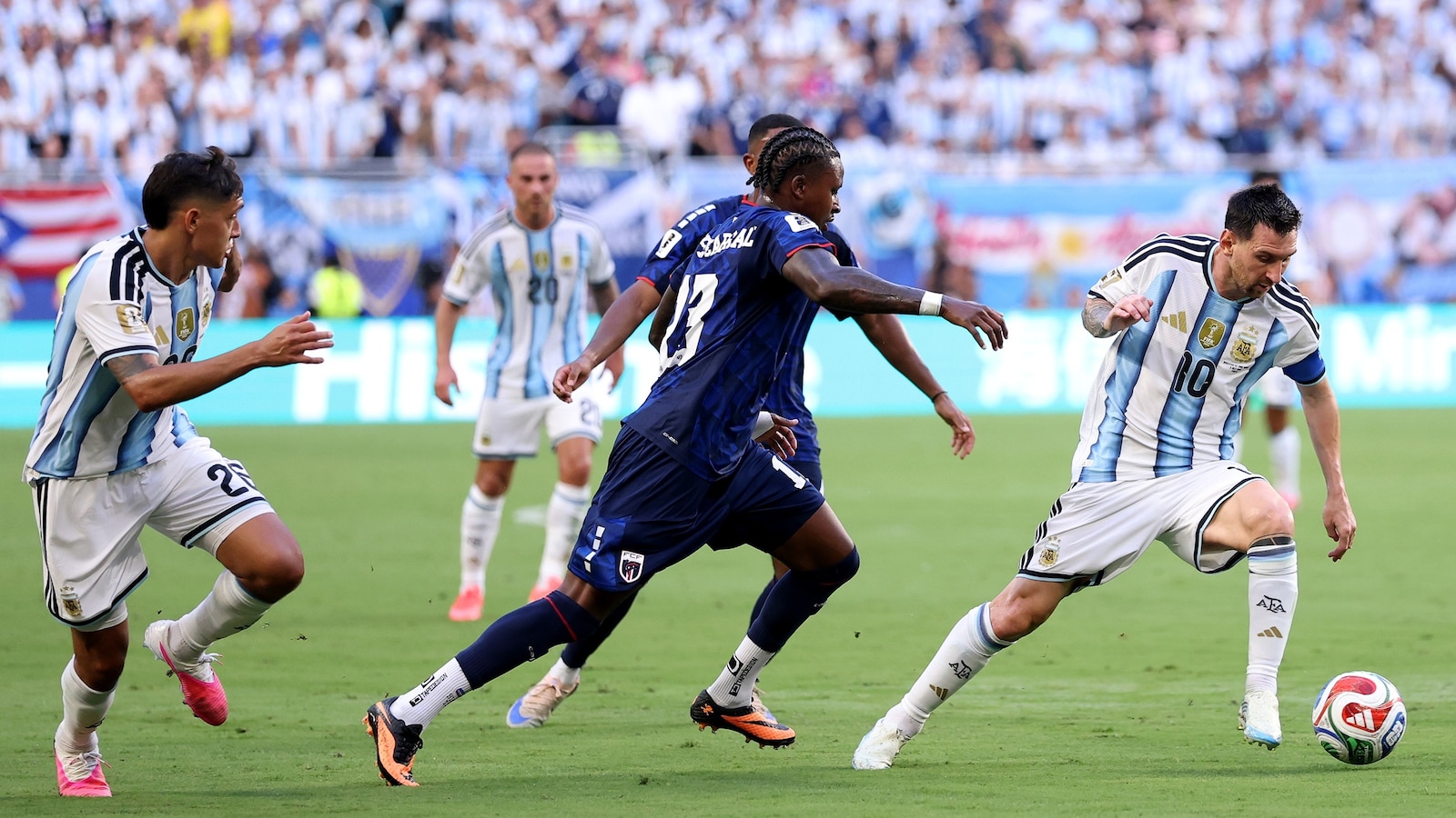 Argentina's Thrilling Last-Minute Victory Leaves Cape Verde Heartbroken